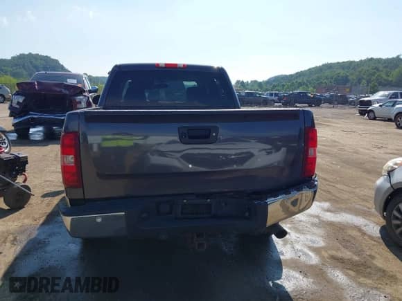 2011 Chevrolet Silverado 1500 LTZ z VIN 3GCPKTE20BG101980, wystawiony jako IAAI lot #42770079 z przebiegiem 151 870 mil mil oraz . Historia ofert i sprzedaży dostępna na DreamBid. Obrazek 16.