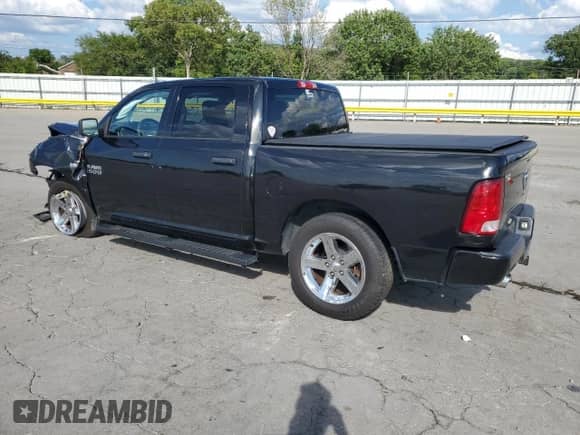 2017 Ram 1500 Express z VIN 3C6RR6KT1HG598900, wystawiony jako Copart lot #68525145 z przebiegiem 137 501 mil mil oraz Szkoda całkowita • Salvage title. Historia ofert i sprzedaży dostępna na DreamBid. Obrazek 2.