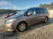 2014 Toyota Sienna XLE с VIN 5TDYK3DC9ES465951, выставлен на аукционе Copart как лот 82076345 с пробегом 251 483 миль миль и Списание • Salvage title. История ставок и продаж доступна на DreamBid. Изображение 1.