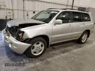 2004 Toyota Highlander with VIN JTEEP21A840063515, listed as a Copart auction lot 71485625 with 225,770 mi miles and Salvage title. Bid and sale history available at DreamBid. Image 1.