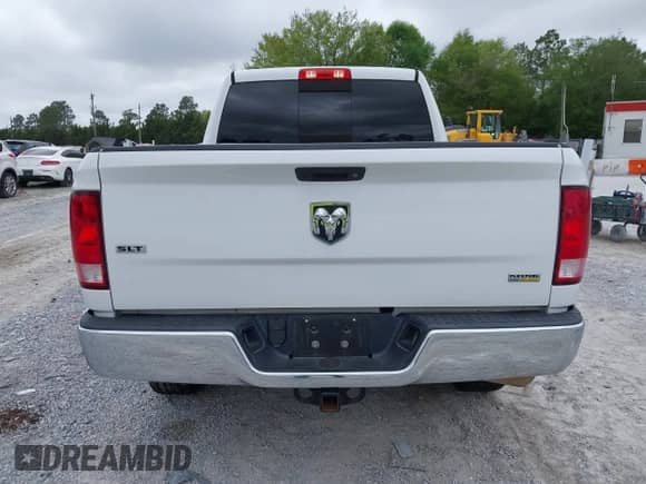 2018 Ram 1500 SLT with VIN 1C6RR6GG7JS303941, listed as a IAAI auction lot 41942236 with 142,098 mi miles and . Bid and sale history available at DreamBid. Image 17.