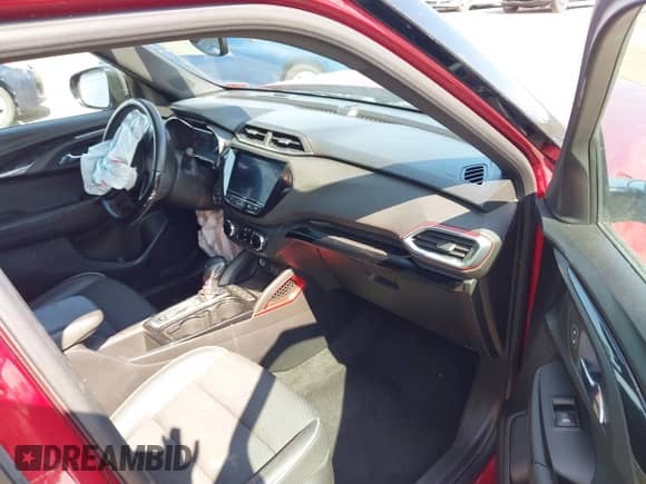 2021 Chevrolet TrailBlazer RS с VIN KL79MTSL3MB112593, выставлен на аукционе IAAI как лот 43279068 с пробегом 92 327 миль миль и . История ставок и продаж доступна на DreamBid. Изображение 5.