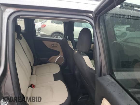 2017 Jeep Renegade Latitude z VIN ZACCJABB8HPF10438, wystawiony jako Copart lot #76149703 z przebiegiem 53 754 mil mil oraz Szkoda całkowita • Salvage title. Historia ofert i sprzedaży dostępna na DreamBid. Obrazek 11.