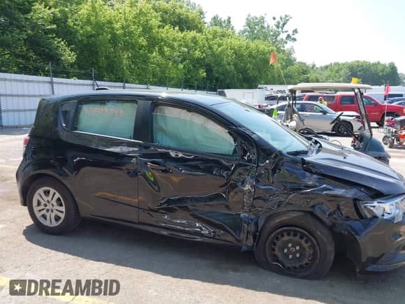 2020 Chevrolet Sonic LT with VIN 1G1JG6SB1L4129145, listed as a IAAI auction lot 42508749 with 87,417 mi miles and . Bid and sale history available at DreamBid. Image 13.