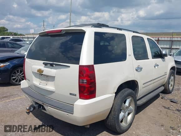 2011 Chevrolet Tahoe LTZ с VIN 1GNSCCE07BR383452, выставлен на аукционе IAAI как лот 43137193 с пробегом 219 990 миль миль и . История ставок и продаж доступна на DreamBid. Изображение 4.