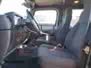 2005 Jeep Wrangler SE z VIN 1J4FA29195P366658, wystawiony jako Copart lot #46220295 z przebiegiem 67 359 mil mil oraz Szkoda całkowita • Salvage title. Historia ofert i sprzedaży dostępna na DreamBid. Obrazek 7.