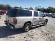 2005 Chevrolet Suburban LS z VIN 3GNFK16Z95G243977, wystawiony jako Copart lot #77015394 z przebiegiem 279 683 mil mil oraz Szkoda całkowita • Salvage title. Historia ofert i sprzedaży dostępna na DreamBid. Obrazek 3.
