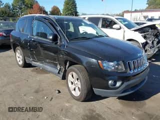 2016 Jeep Compass Sport z VIN 1C4NJDBBXGD778107, wystawiony jako IAAI lot #43473739 z przebiegiem 131 777 mil mil oraz . Historia ofert i sprzedaży dostępna na DreamBid. Obrazek 1.