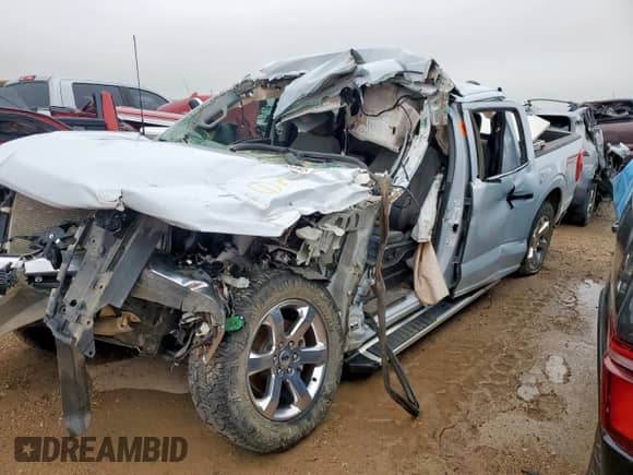 2022 Ford F-150 XL z VIN 1FTFW1E86NKD97366, wystawiony jako Copart lot #68492655 z przebiegiem Nie podano mil oraz Nie do naprawy • Non repairable. Historia ofert i sprzedaży dostępna na DreamBid. Obrazek 1.