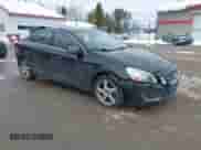 2013 Volvo S60 T5 с VIN YV1612FHXD2178065, выставлен на аукционе IAAI как лот 41658739 с пробегом 207 768 миль миль и . История ставок и продаж доступна на DreamBid. Изображение 1.