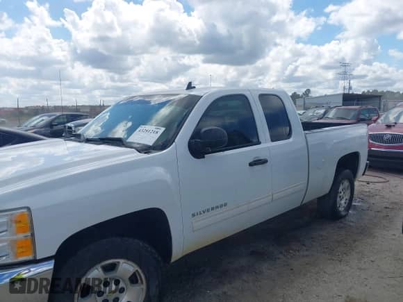 2012 Chevrolet Silverado 1500 LT with VIN 1GCRCSE06CZ169314, listed as a IAAI auction lot 43281218 with 239,181 mi miles and . Bid and sale history available at DreamBid. Image 14.