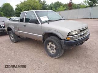 2002 Chevrolet S-10 LS с VIN 1GCCT19W928135600, выставлен на аукционе IAAI как лот 42948133 с пробегом 207 507 миль миль и . История ставок и продаж доступна на DreamBid. Изображение 1.