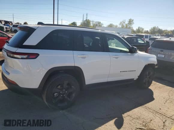 2024 Jeep Grand Cherokee Altitude с VIN 1C4RJHAG8RC215474, выставлен на аукционе Copart как лот 80548945 с пробегом 1 935 миль миль и Списание • Salvage title. История ставок и продаж доступна на DreamBid. Изображение 3.