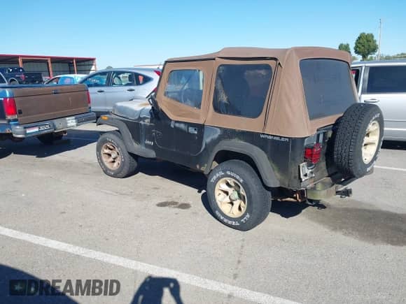 1994 Jeep Wrangler S with VIN 1J4FY19P2RP438316, listed as a IAAI auction lot 43497863 with 111,657 mi miles and . Bid and sale history available at DreamBid. Image 3.