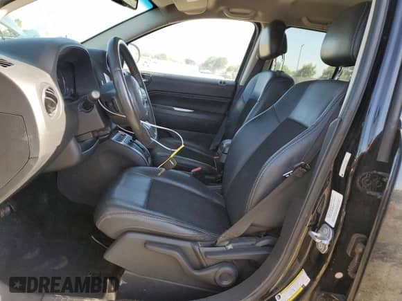 2014 Jeep Compass Latitude с VIN 1C4NJDEB7ED632935, выставлен на аукционе Copart как лот 68498975 с пробегом 70 222 миль миль и Списание • Salvage title. История ставок и продаж доступна на DreamBid. Изображение 7.