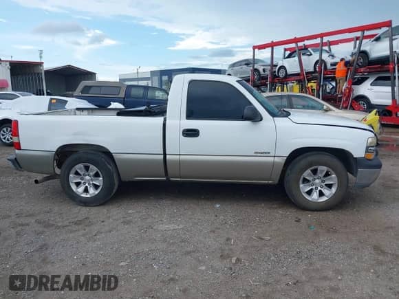 2001 Chevrolet Silverado 1500 with VIN 1GCEC14W01Z239000, listed as a IAAI auction lot 42760269 with 184,299 mi miles and . Bid and sale history available at DreamBid. Image 13.