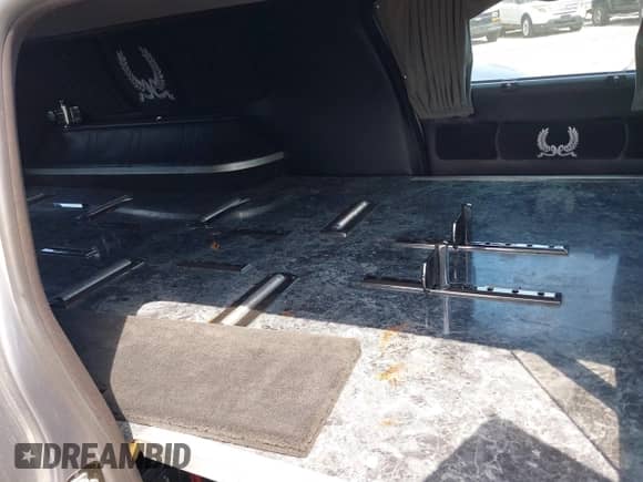 2006 Cadillac DTS Professional with VIN 1GEEH06YX6U500719, listed as a IAAI auction lot 42958023 with 97,040 mi miles and . Bid and sale history available at DreamBid. Image 8.