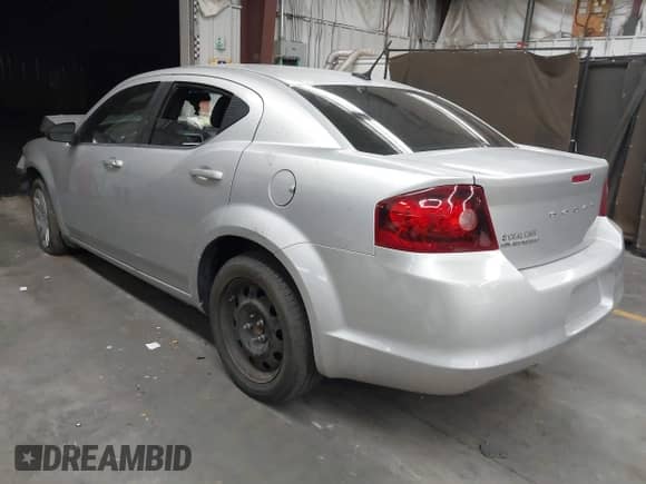 2012 Dodge Avenger SE z VIN 1C3CDZAB3CN211954, wystawiony jako IAAI lot #43264062 z przebiegiem 103 954 mil mil oraz . Historia ofert i sprzedaży dostępna na DreamBid. Obrazek 3.