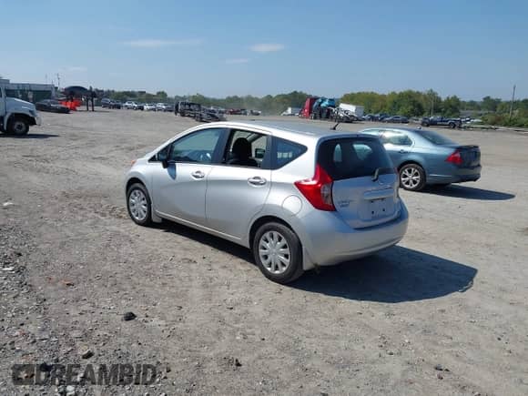 2015 Nissan Note S Plus z VIN 3N1CE2CP8FL387866, wystawiony jako IAAI lot #43270955 z przebiegiem 139 324 mil mil oraz . Historia ofert i sprzedaży dostępna na DreamBid. Obrazek 3.