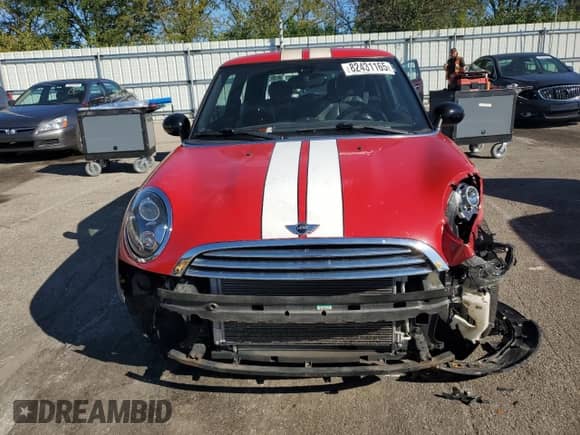 2013 MINI Hardtop with VIN WMWSU3C52DT370051, listed as a Copart auction lot 82431165 with 68,570 mi miles and Salvage title. Bid and sale history available at DreamBid. Image 5.