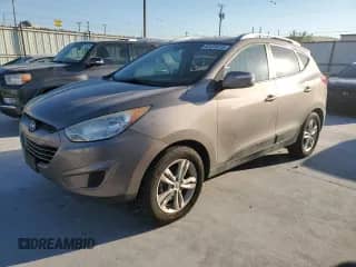 2012 Hyundai Tucson GLS с VIN KM8JU3AC0CU431112, выставлен на аукционе Copart как лот 82454625 с пробегом 219 088 миль миль и Чистый • Clean title. История ставок и продаж доступна на DreamBid. Изображение 1.
