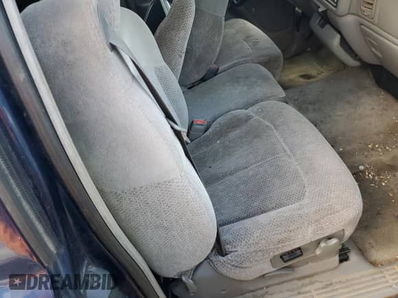 1999 Chevrolet Silverado 2500 LT с VIN 1GCGK29U5XE244556, выставлен на аукционе Copart как лот 82165965 с пробегом Не указан миль и Списание • Salvage title. История ставок и продаж доступна на DreamBid. Изображение 10.