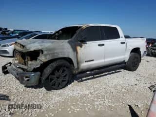 2019 Toyota Tundra SR5 с VIN 5TFEM5F15KX139994, выставлен на аукционе Copart как лот 46050515 с пробегом Не указан миль и На запчасти • Non repairable. История ставок и продаж доступна на DreamBid. Изображение 1.