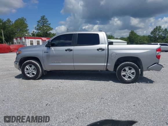 2021 Toyota Tundra SR5 z VIN 5TFDY5F17MX047532, wystawiony jako IAAI lot #42384142 z przebiegiem 79 318 mil mil oraz . Historia ofert i sprzedaży dostępna na DreamBid. Obrazek 14.