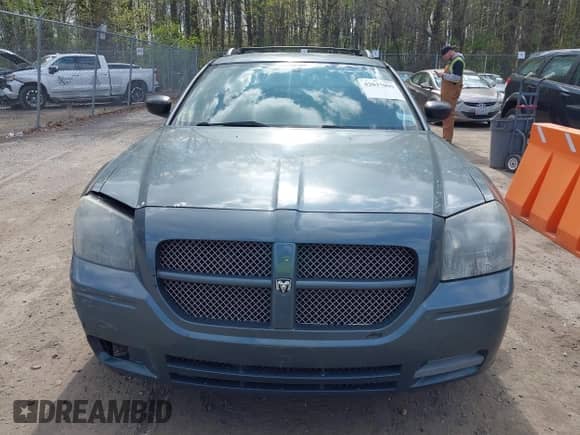 2005 Dodge Magnum SXT with VIN 2D4GZ48V15H647072, listed as a IAAI auction lot 42037095 with 187,904 mi miles and . Bid and sale history available at DreamBid. Image 12.