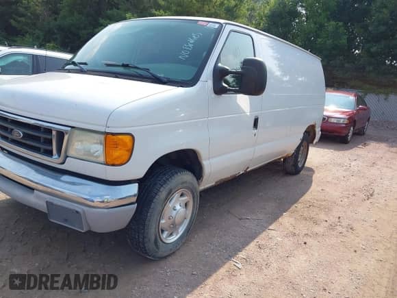 2007 Ford Econoline Cargo Commercial with VIN 1FTNE14W37DA68968, listed as a IAAI auction lot 42978042 with 207,522 mi miles and . Bid and sale history available at DreamBid. Image 2.