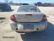 2003 Dodge Neon SE z VIN 1B3ES26C13D109336, wystawiony jako Copart lot #46997375 z przebiegiem 201 518 mil mil oraz Szkoda całkowita • Salvage title. Historia ofert i sprzedaży dostępna na DreamBid. Obrazek 6.