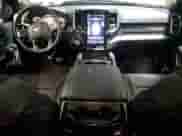 2021 Ram 1500 Laramie z VIN 1C6SRFRT2MN699534, wystawiony jako Copart lot #57587805 z przebiegiem 28 602 mil mil oraz Szkoda całkowita • Salvage title. Historia ofert i sprzedaży dostępna na DreamBid. Obrazek 8.