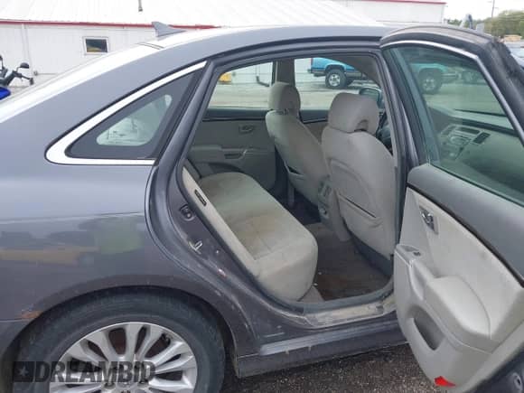 2011 Hyundai Azera GLS с VIN KMHFC4DD9BA552126, выставлен на аукционе IAAI как лот 43278833 с пробегом 116 519 миль миль и . История ставок и продаж доступна на DreamBid. Изображение 8.