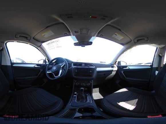 2024 Volkswagen Tiguan S с VIN 3VVRB7AX1RM136302, выставлен на аукционе IAAI как лот 41966586 с пробегом 5 455 миль миль и . История ставок и продаж доступна на DreamBid. Изображение 19.