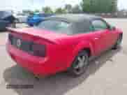 2006 Ford Mustang Standard с VIN 1ZVFT84N865241237, выставлен на аукционе IAAI как лот 42682629 с пробегом 218 861 миль миль и . История ставок и продаж доступна на DreamBid. Изображение 4.