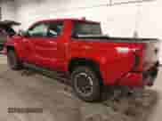 2024 Toyota Tacoma SR5 z VIN 3TYLB5JNXRT023878, wystawiony jako IAAI lot #43246001 z przebiegiem 9 321 mil mil oraz . Historia ofert i sprzedaży dostępna na DreamBid. Obrazek 3.