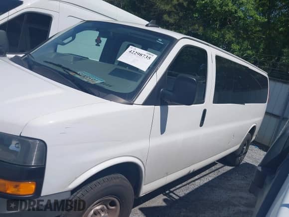 2023 Chevrolet Express Passenger LS с VIN 1GAZGNFP7P1133565, выставлен на аукционе IAAI как лот 42298735 с пробегом 132 269 миль миль и . История ставок и продаж доступна на DreamBid. Изображение 14.