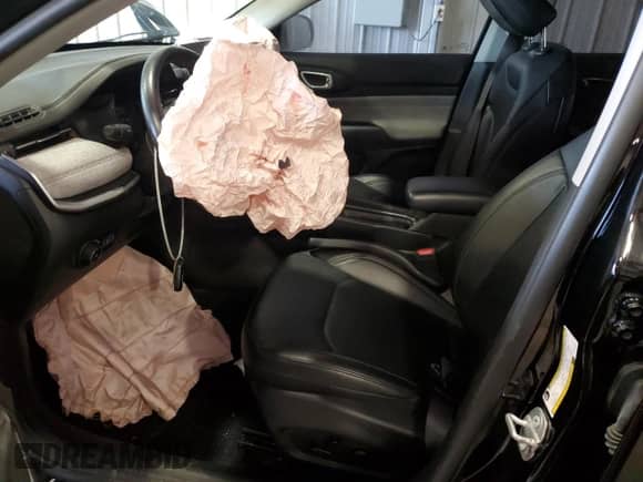 2022 Jeep Compass Latitude Lux z VIN 3C4NJDFB1NT113517, wystawiony jako Copart lot #84578355 z przebiegiem Nie podano mil oraz Szkoda całkowita • Salvage title. Historia ofert i sprzedaży dostępna na DreamBid. Obrazek 7.