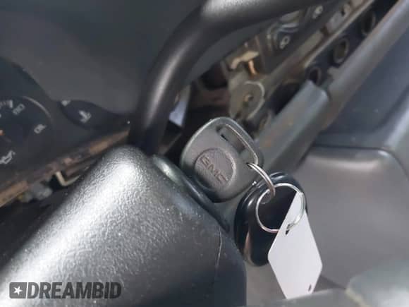 2002 GMC Sierra 1500 SLE z VIN 2GTEC19V321311642, wystawiony jako IAAI lot #41508743 z przebiegiem 262 362 mil mil oraz . Historia ofert i sprzedaży dostępna na DreamBid. Obrazek 11.