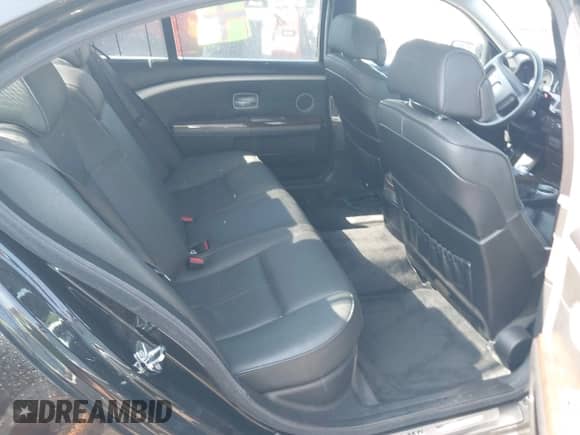 2008 BMW 7 Series 750Li z VIN WBAHN83528DT79529, wystawiony jako IAAI lot #42663105 z przebiegiem 97 155 mil mil oraz . Historia ofert i sprzedaży dostępna na DreamBid. Obrazek 8.
