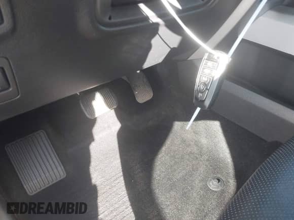 2018 Ford F-150 XL z VIN 1FTEW1EP8JKC04826, wystawiony jako IAAI lot #42326753 z przebiegiem 223 969 mil mil oraz . Historia ofert i sprzedaży dostępna na DreamBid. Obrazek 11.