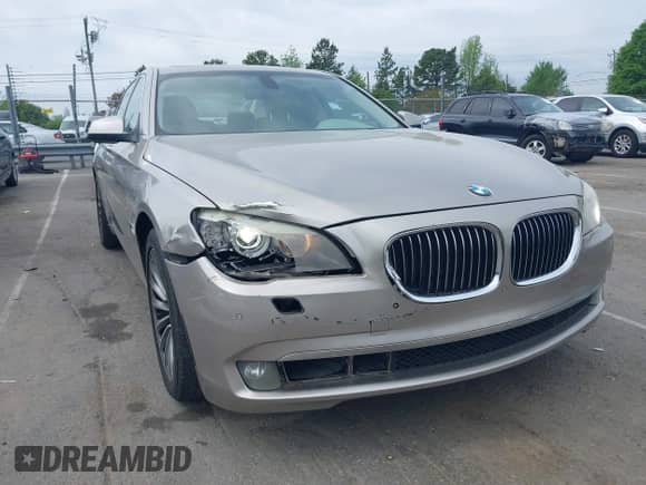 2011 BMW 7 Series 740i с VIN WBAKA4C58BC612773, выставлен на аукционе IAAI как лот 41990569 с пробегом 95 244 миль миль и . История ставок и продаж доступна на DreamBid. Изображение 6.