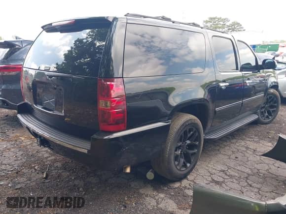 2013 Chevrolet Suburban LTZ с VIN 1GNSKKE71DR250280, выставлен на аукционе IAAI как лот 42212782 с пробегом 185 210 миль миль и . История ставок и продаж доступна на DreamBid. Изображение 4.