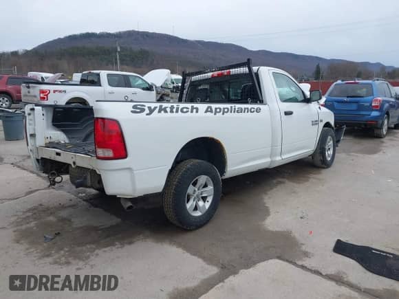 2017 Ram 1500 Tradesman с VIN 3C6JR6DT0HG654593, выставлен на аукционе IAAI как лот 41602413 с пробегом 38 215 миль миль и . История ставок и продаж доступна на DreamBid. Изображение 4.