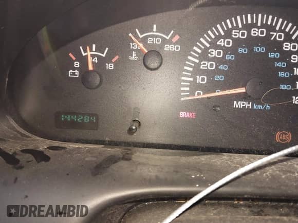 2000 Dodge RAM with VIN 2B7HB11Y3YK127939, listed as a IAAI auction lot 42306448 with 144,284 mi miles and . Bid and sale history available at DreamBid. Image 7.