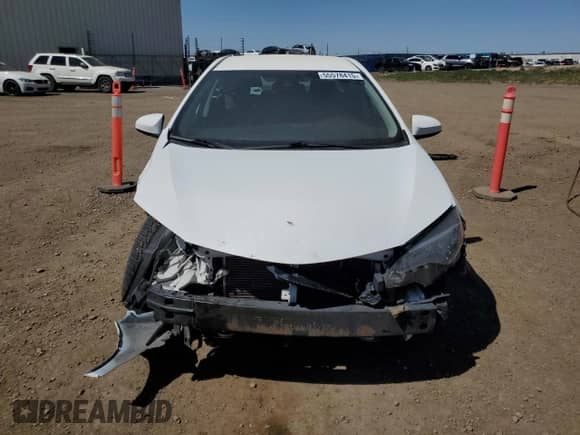 2019 Toyota Corolla XLE z VIN 2T1BURHE9KC243817, wystawiony jako Copart lot #55578415 z przebiegiem 232 710 mil mil oraz Szkoda całkowita • Salvage title. Historia ofert i sprzedaży dostępna na DreamBid. Obrazek 5.