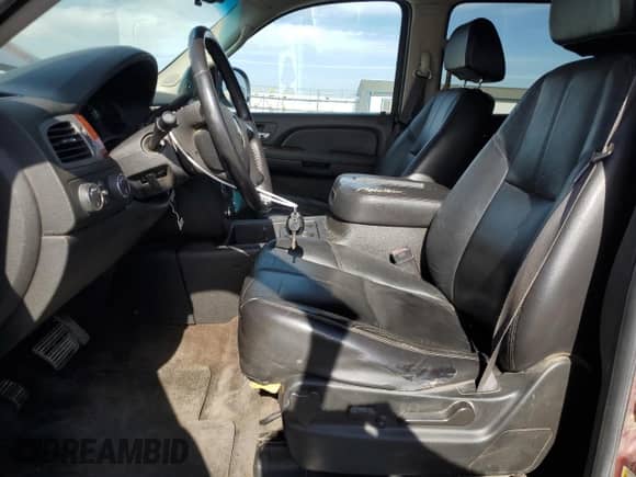 2009 Chevrolet Suburban 2LT с VIN 1GNFK26319J120308, выставлен на аукционе Copart как лот 86504895 с пробегом 299 700 миль миль и Чистый • Clean title. История ставок и продаж доступна на DreamBid. Изображение 7.