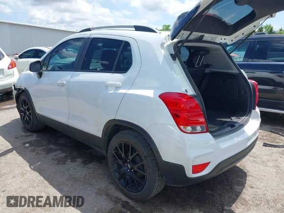 2021 Chevrolet Trax LT z VIN KL7CJLSB7MB360173, wystawiony jako IAAI lot #42123356 z przebiegiem 106 102 mil mil oraz . Historia ofert i sprzedaży dostępna na DreamBid. Obrazek 3.
