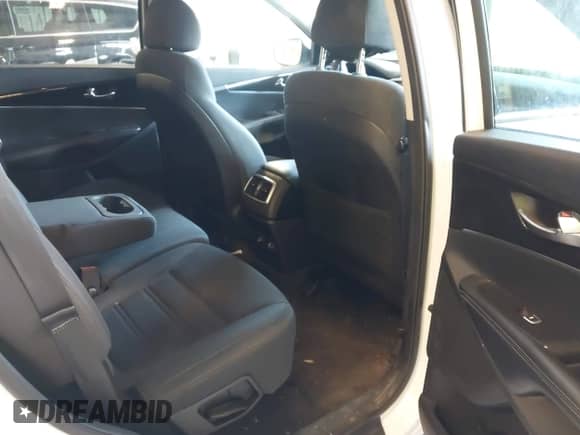 2018 Kia Sorento LX with VIN 5XYPGDA50JG364913, listed as a IAAI auction lot 42445368 with 139,867 mi miles and . Bid and sale history available at DreamBid. Image 8.