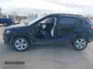 2020 Jeep Compass Latitude z VIN 3C4NJCBB7LT162363, wystawiony jako IAAI lot #41253878 z przebiegiem 68 313 mil mil oraz . Historia ofert i sprzedaży dostępna na DreamBid. Obrazek 6.